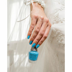 Manicura con esmalte tradicional Morgan Taylor No Filter Needed, color Azules acabado Cream