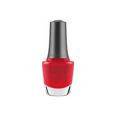 Frasco de esmalte tradicional Morgan Taylor Fire Cracker, color Rojos acabado Cream, 15 ml, sobre fondo blanco