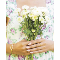 Manicura con esmalte tradicional Morgan Taylor Forever Beauty, color Nudes acabado Cream
