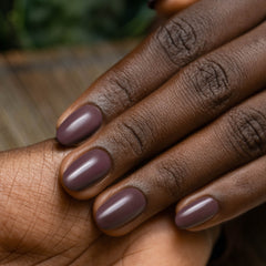 Manicura con esmalte tradicional Morgan Taylor Lust At First Sight, color Mauves acabado Cream
