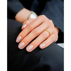 Manicura con esmalte tradicional Morgan Taylor Prim-Rose And Proper, color Rosas acabado Cream