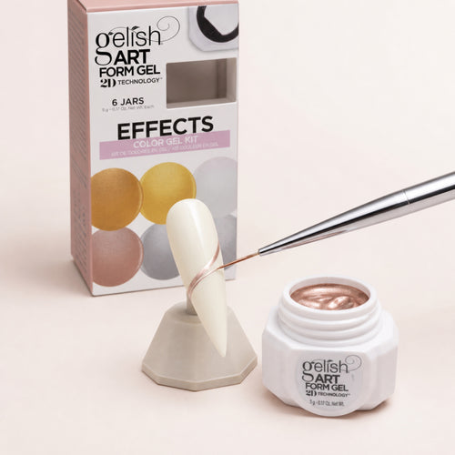 Gelish Art Form Effects Color Gel Kit 6 x en uso durante la aplicación