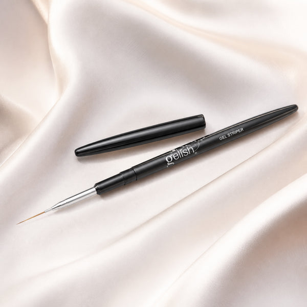 Pincel Gelish Gel Striper Brush, toma de producto