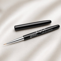 Detalle de pincel Gelish Mini Gel Striper Brush