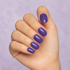 Gelish Soft Gel Tips Medium Round en uso durante la aplicación